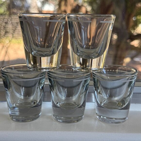 5 Vintage Libbey Shot Glasses Pour Line Heavy Clear - Picture 2 of 9